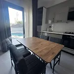 Pinewood Villa